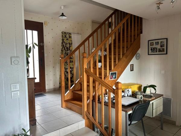 Maison plain-pied, jardin, garage
