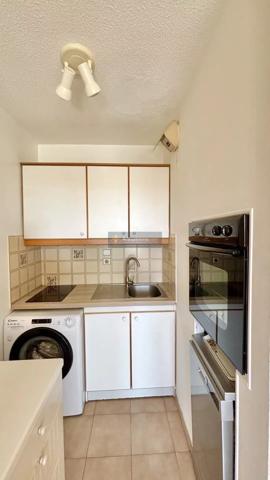 Vente                                                      Appartement
                        
                     2 pièces                      28 m2                     à Saint-Aygulf