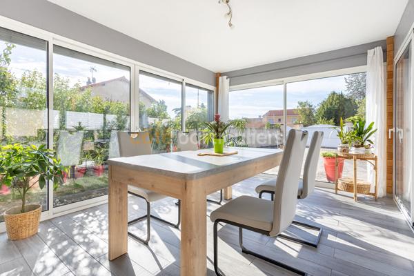 Vente
                Maison114 m² - 5 Pièces -
                    CLERMONT (63100)