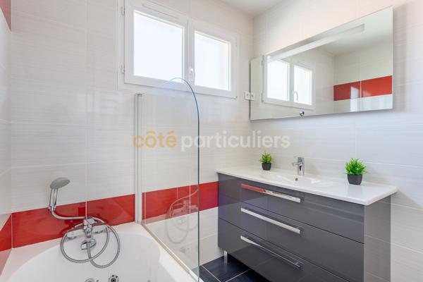 Vente
                Maison114 m² - 5 Pièces -
                    CLERMONT (63100)