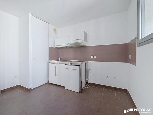 Bordeaux Chartrons : T2 de 45,19 m² Carrez avec balcon et parking