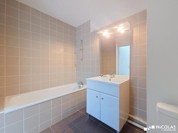 Bordeaux Chartrons : T2 de 45,19 m² Carrez avec balcon et parking