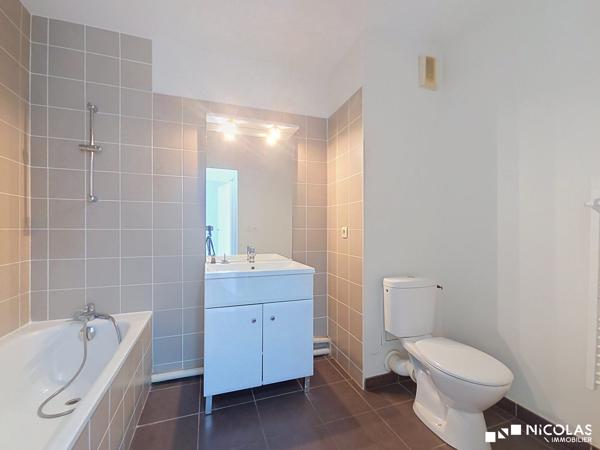 Bordeaux Chartrons : T2 de 45,19 m² Carrez avec balcon et parking