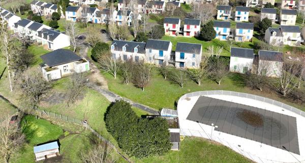 Appartement 3 pièces avec balcon, parking et piscines