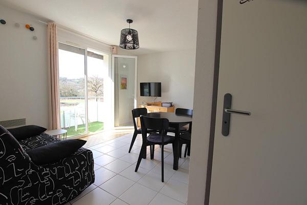 Appartement 3 pièces avec balcon, parking et piscines