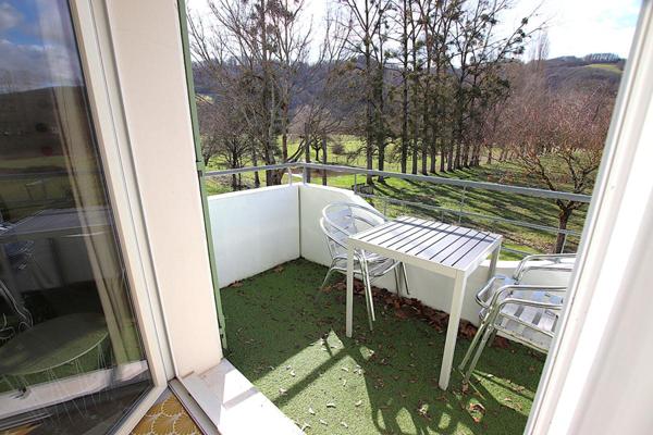 Appartement 3 pièces avec balcon, parking et piscines