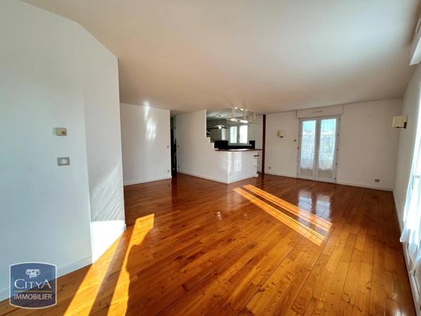 Appartement à louer 2 pièces 74.87m² Niort (79000)