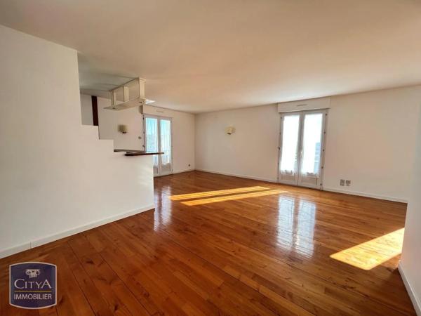 Appartement à louer 2 pièces 74.87m² Niort (79000)