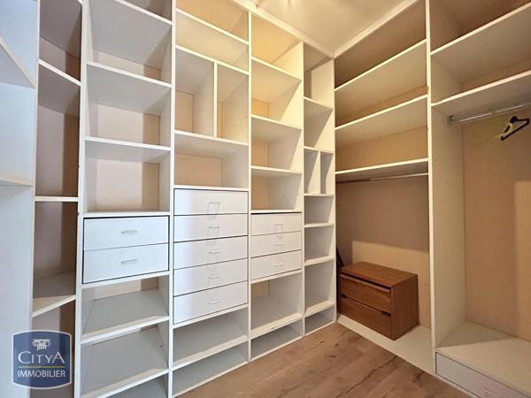 Appartement à louer 2 pièces 74.87m² Niort (79000)