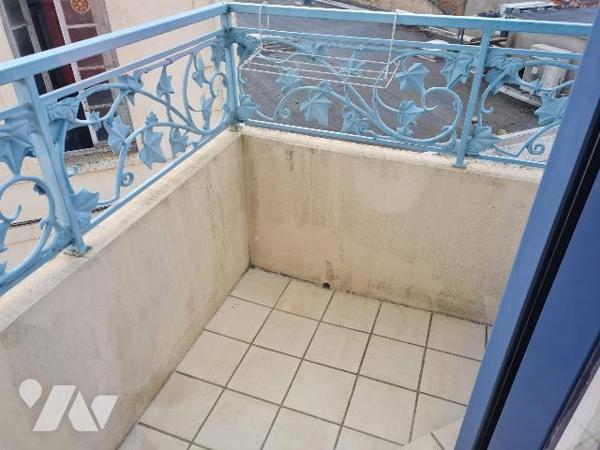 Tonneins cœur de ville ! Beau T2 avec cave et balcon, lumineux, dans résidence sécurisée !