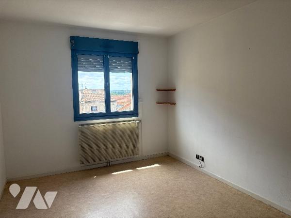 Tonneins cœur de ville ! Beau T2 avec cave et balcon, lumineux, dans résidence sécurisée !