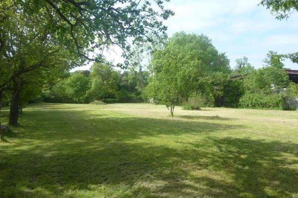 SAINTES Maison charentaise de 234 m2 avec un grand parc arboré