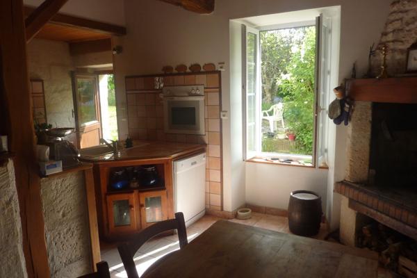 SAINTES Maison charentaise de 234 m2 avec un grand parc arboré