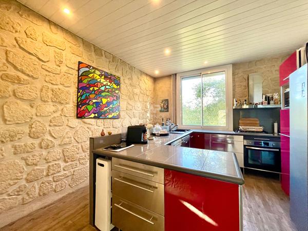 Maison de 7 pièce(s) €519 900 ** - Référence 7638