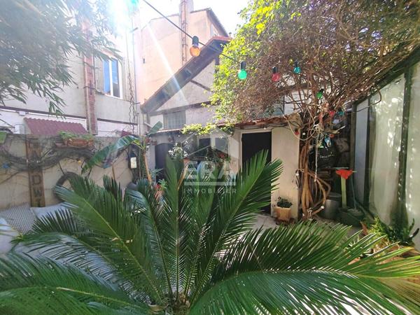Maison fond de cour Marseille 5ème  + jardin et stationnement