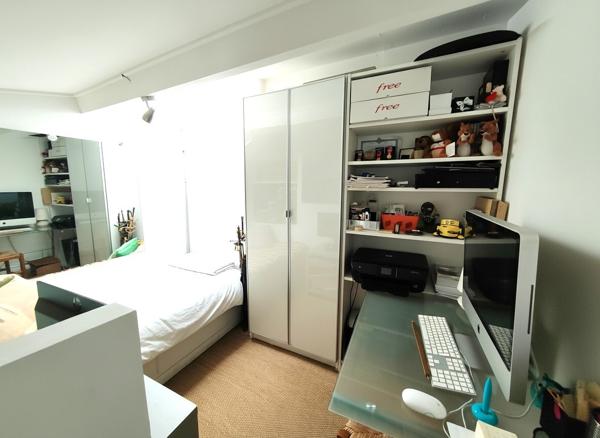 Maison fond de cour Marseille 5ème  + jardin et stationnement