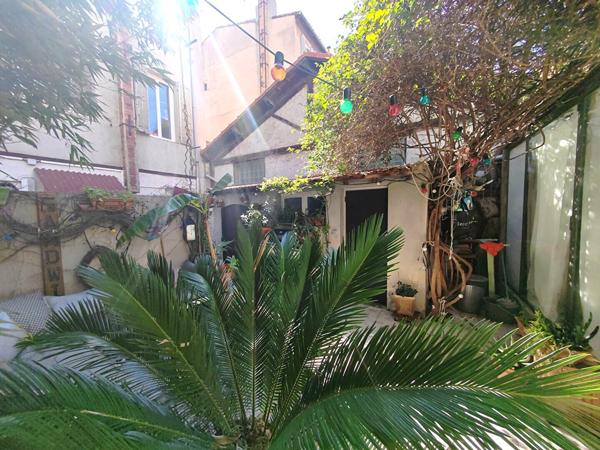 Maison fond de cour Marseille 5ème  + jardin et stationnement