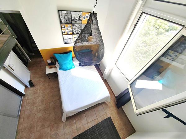 Maison fond de cour Marseille 5ème  + jardin et stationnement