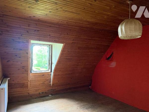 A VENDRE, proche du site du Puy Mary et de la ville pittoresque de SALERS (Cantal), dans un pet...