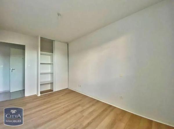 Appartement à louer 3 pièces 62.33m² Condom (32100)