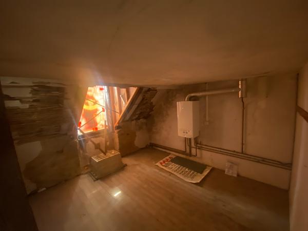 Local commercial Villaines La Juhel - 120 M2 - Fond et murs - Appartement au dessus