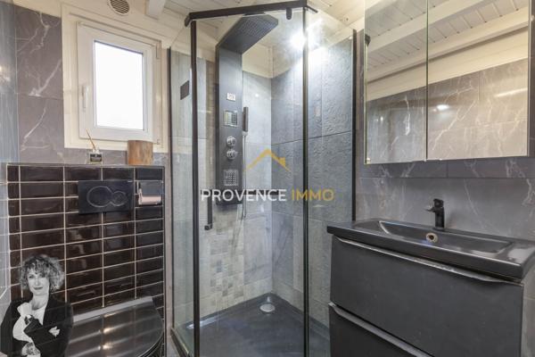 Gassin (83580) CHALET CALIFORNIEN DANS RESIDENCE SECURISEE AVEC PISCINE - GASSIN