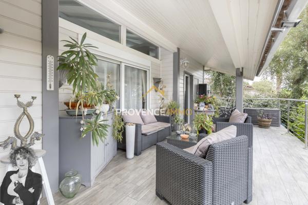 Gassin (83580) CHALET CALIFORNIEN DANS RESIDENCE SECURISEE AVEC PISCINE - GASSIN