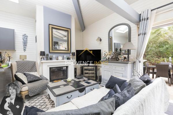 Gassin (83580) CHALET CALIFORNIEN DANS RESIDENCE SECURISEE AVEC PISCINE - GASSIN