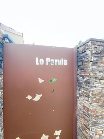 TRES RARE RESIDENCE LE PARVIS