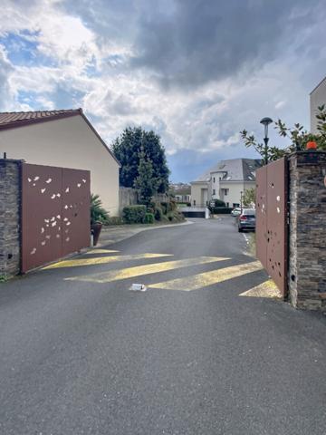 TRES RARE RESIDENCE LE PARVIS