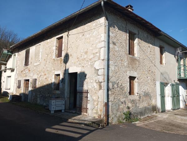 Yenne (73170) A 5 MINUTES DE YENNE BATIMENT EN PIERRE EN 2 LOGEMENTS AVEC TERRAIN SEPARE