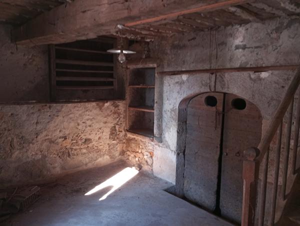 Yenne (73170) A 5 MINUTES DE YENNE BATIMENT EN PIERRE EN 2 LOGEMENTS AVEC TERRAIN SEPARE