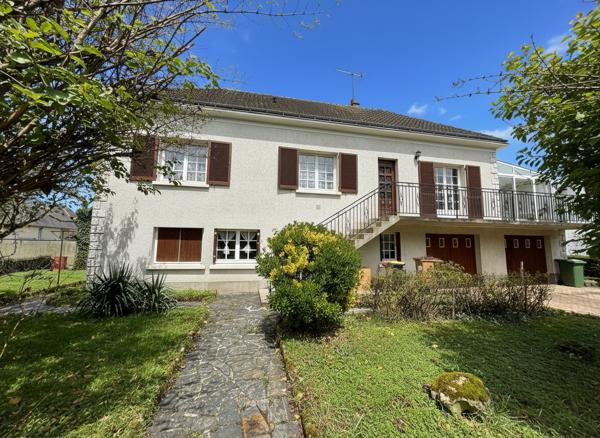 MAISON DE CONSTRUCTION ARTISANALE AVEC SOUS-SOL COMPLET BEAUX VOLUMES