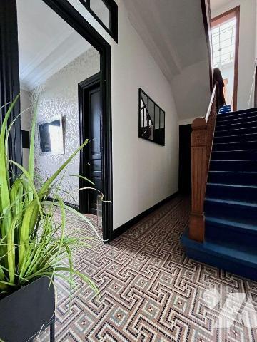 A deux pas de la gare / du centre ville, très jolie maison de famille, de style bourgeoise, d'e...