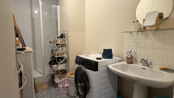 Appartement T2 avec balcon et cave à Tours