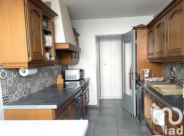 Appartement 3 pièces de 67 m² à Rillieux-la-Pape (69140)