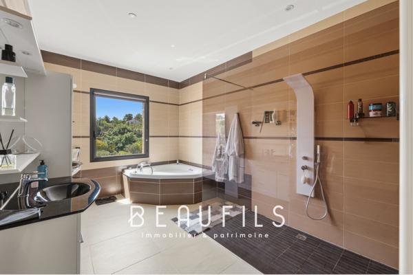 Propriété de 510m² à 15 minutes de Narbonne