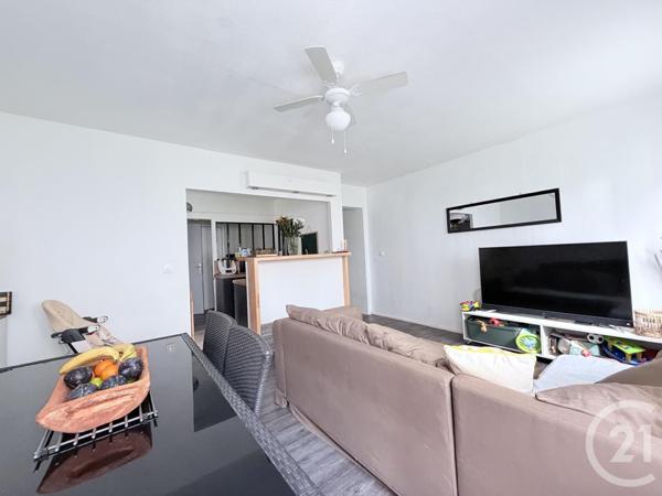 Appartement T3 à vendre  4 pièces - 76 m2 SATHONAY CAMP - 69