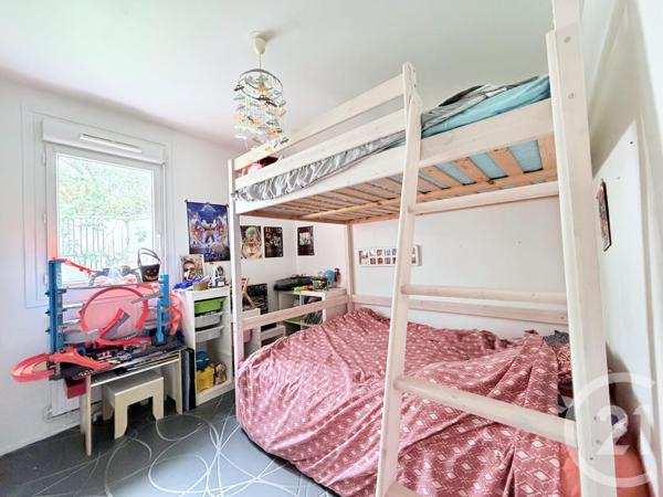 Appartement T3 à vendre  4 pièces - 76 m2 SATHONAY CAMP - 69