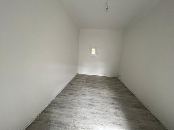 À Vendre : Maison à Rénover, Idéalement Placée