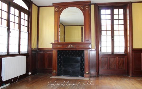 GRANDE MAISON BOURGEOISE A RENOVER