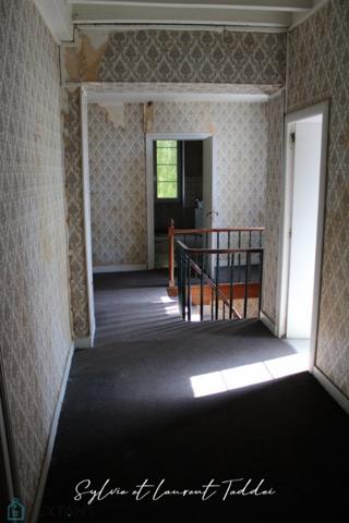 GRANDE MAISON BOURGEOISE A RENOVER