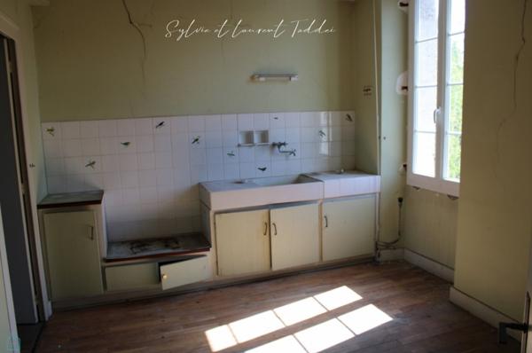 GRANDE MAISON BOURGEOISE A RENOVER