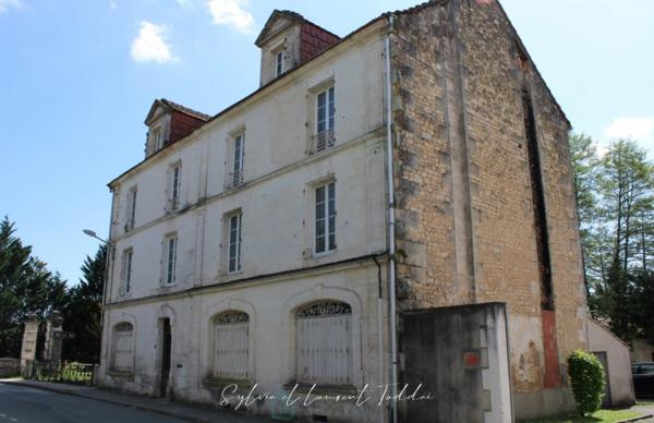 GRANDE MAISON BOURGEOISE A RENOVER