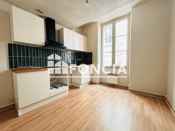 Location Appartement 2 pièces 39.4 m² - 52 RUE POMME DE PIN Toulon 83000