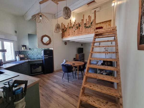 Maison de ville comprenant 2 appartements et un grand garage