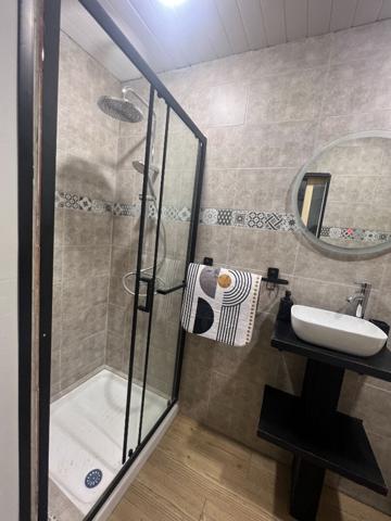 Maison de ville comprenant 2 appartements et un grand garage