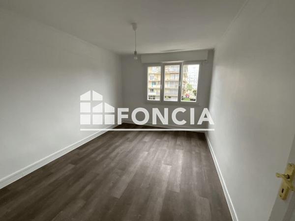 Location Appartement 4 pièces 74.8 m² - 18 SQUARE DU PONT SEVRES Boulogne Billacourt 92100