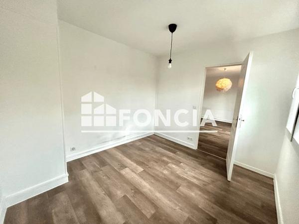Location Appartement 4 pièces 74.8 m² - 18 SQUARE DU PONT SEVRES Boulogne Billacourt 92100