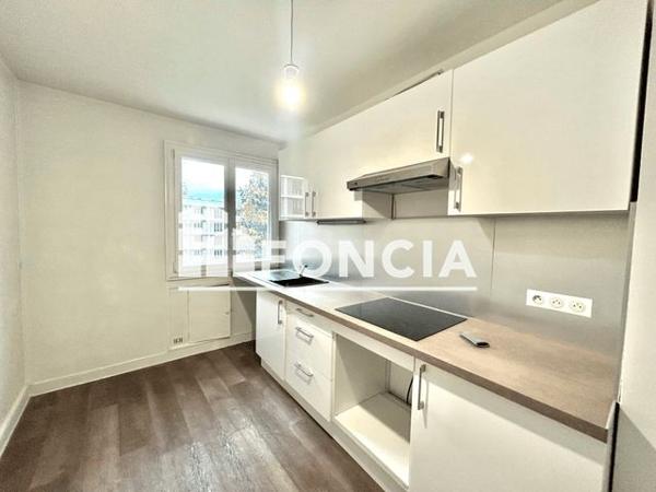 Location Appartement 4 pièces 74.8 m² - 18 SQUARE DU PONT SEVRES Boulogne Billacourt 92100